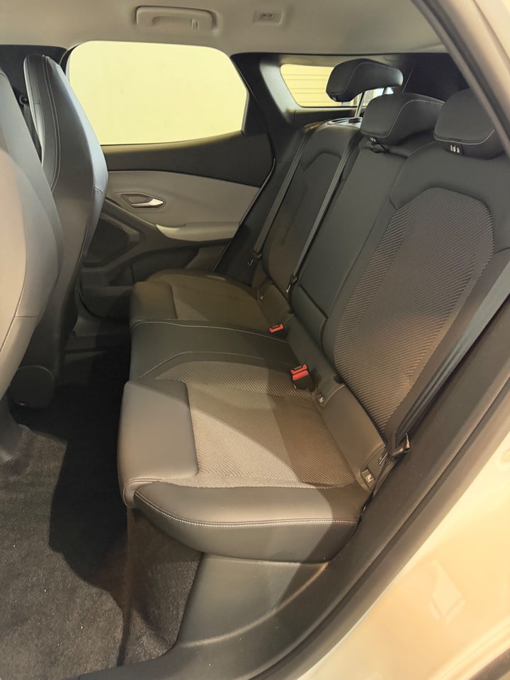 Ford Explorer 77 Select Extended Range 5d