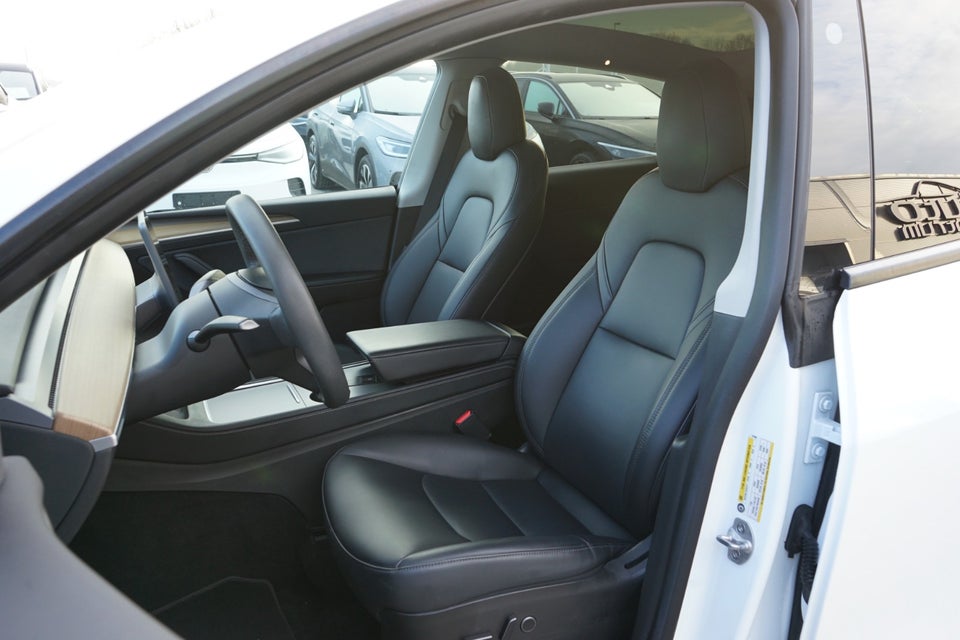 Tesla Model Y Long Range AWD 5d