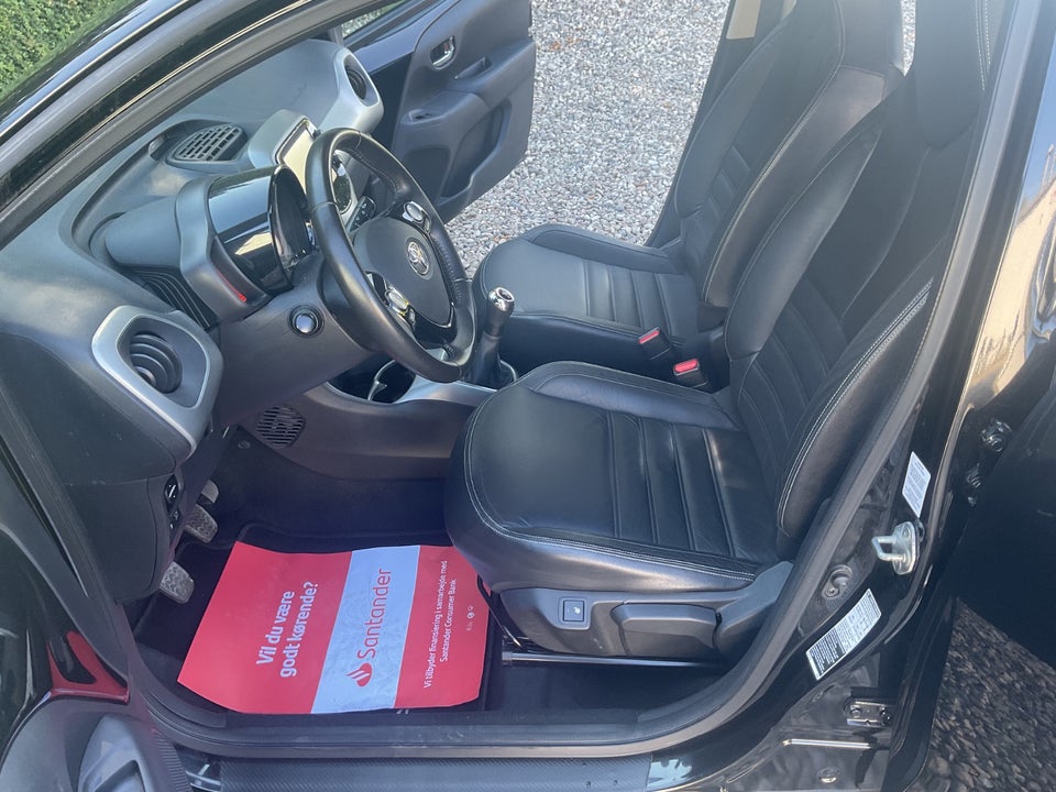Toyota Aygo 1,0 VVT-i x-black II 5d