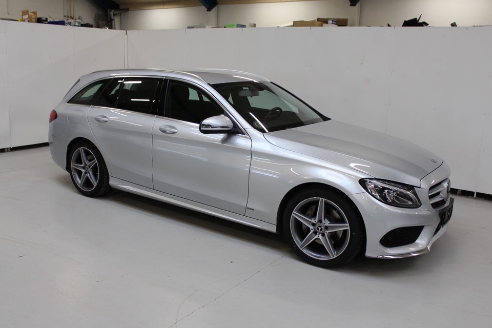 Mercedes C220 d 2,2 AMG Line stc. aut. 5d