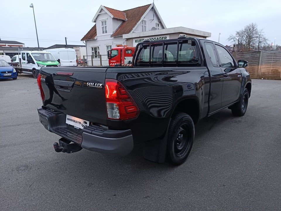 Toyota HiLux 2,4 D-4D 150 T2 Ex.Kab 4x4 4d