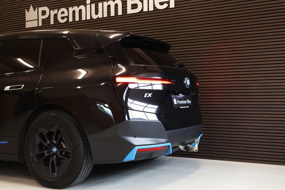 BMW iX xDrive40 Fully Charged 5d