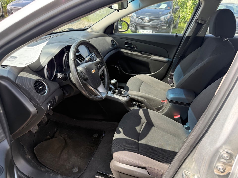 Chevrolet Cruze 1,8 LT 5d