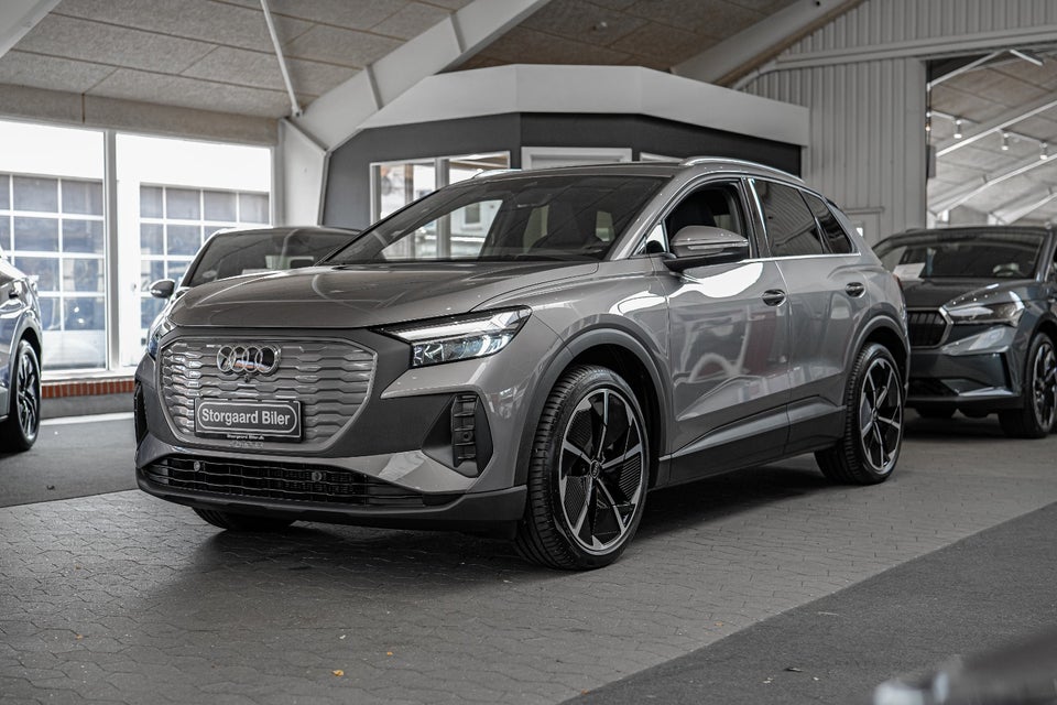 Audi Q4 e-tron 45 S-line quattro 5d