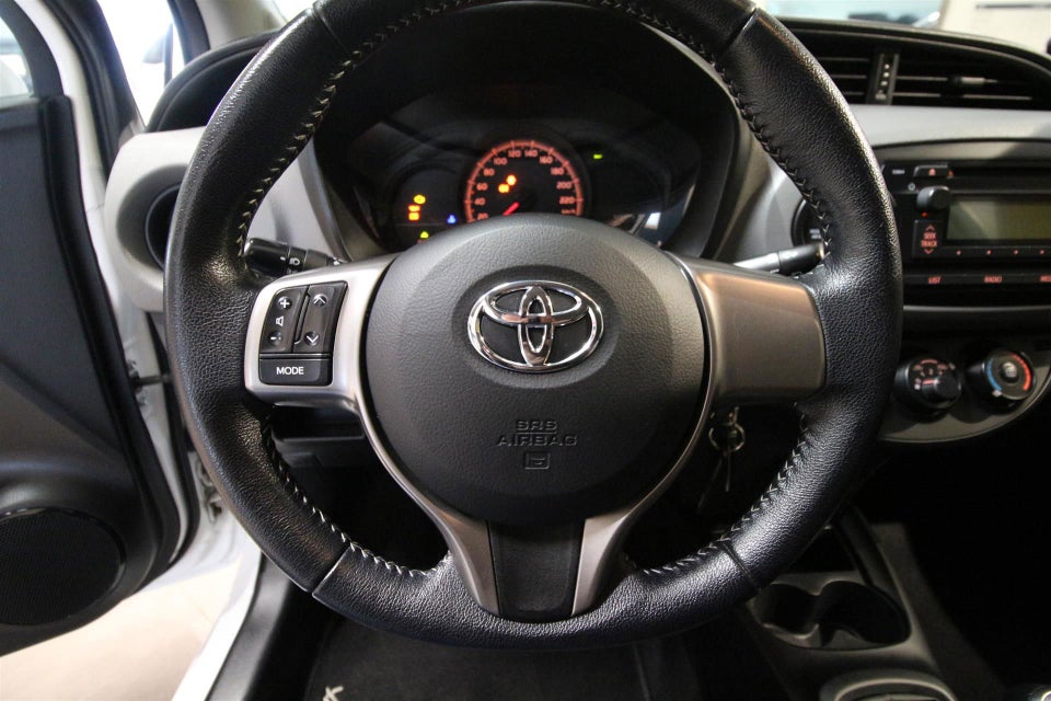 Toyota Yaris 1,0 VVT-i T1 5d