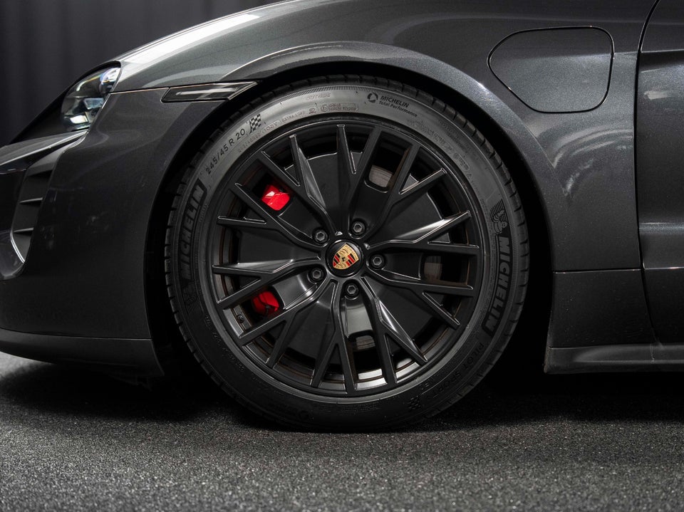 Porsche Taycan GTS Performance+  4d