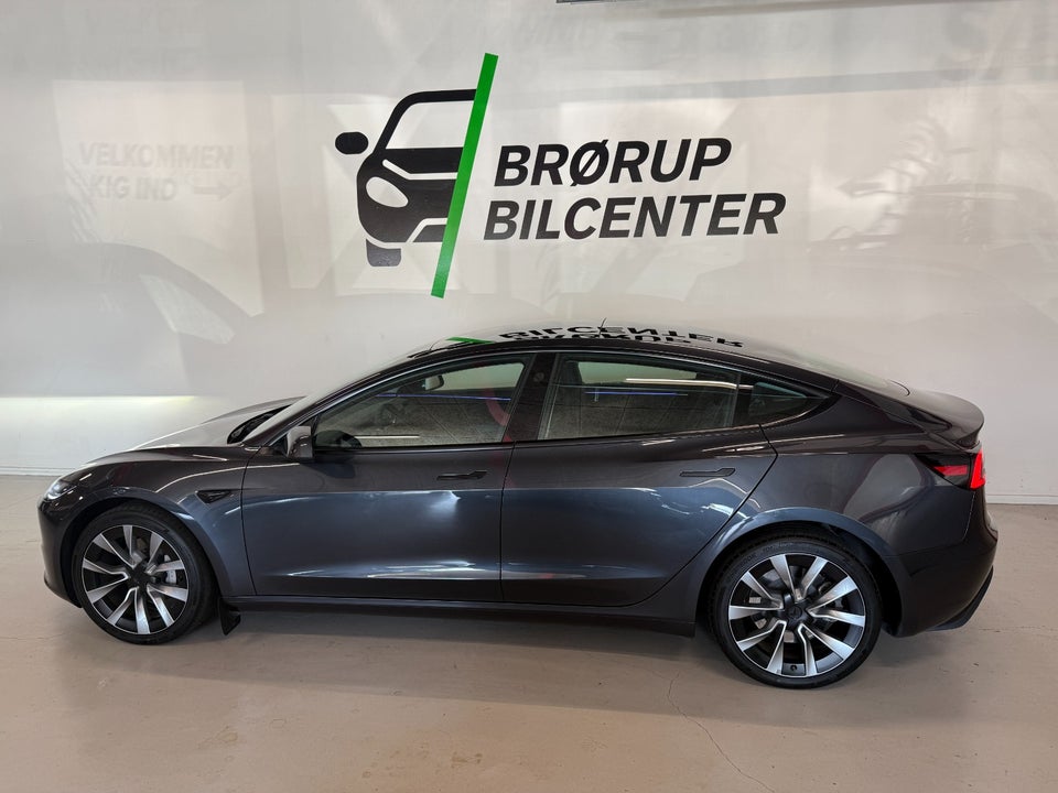 Tesla Model 3 Long Range AWD 4d