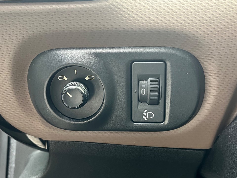 Citroën C4 Cactus 1,2 PureTech 82 Shine ETG 5d