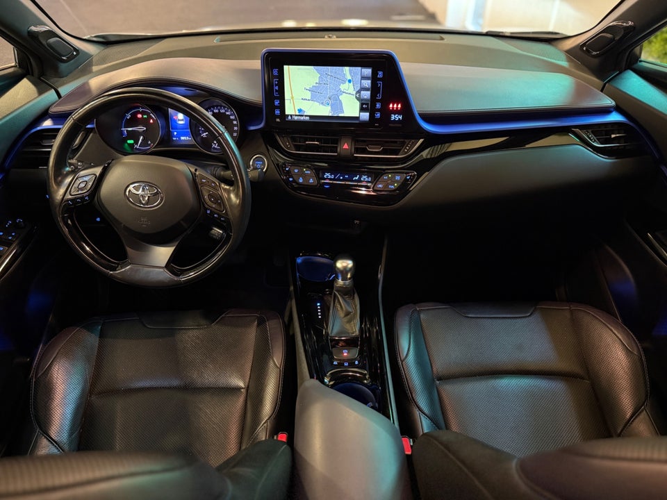 Toyota C-HR 1,8 Hybrid Premium Selected CVT 5d