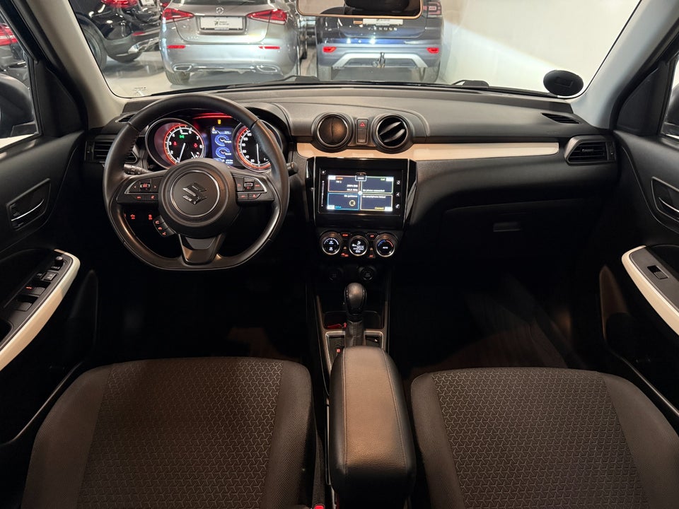 Suzuki Swift 1,2 Dualjet Exclusive CVT 5d