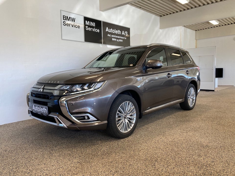 Mitsubishi Outlander 2,4 PHEV Instyle CVT 4WD 5d