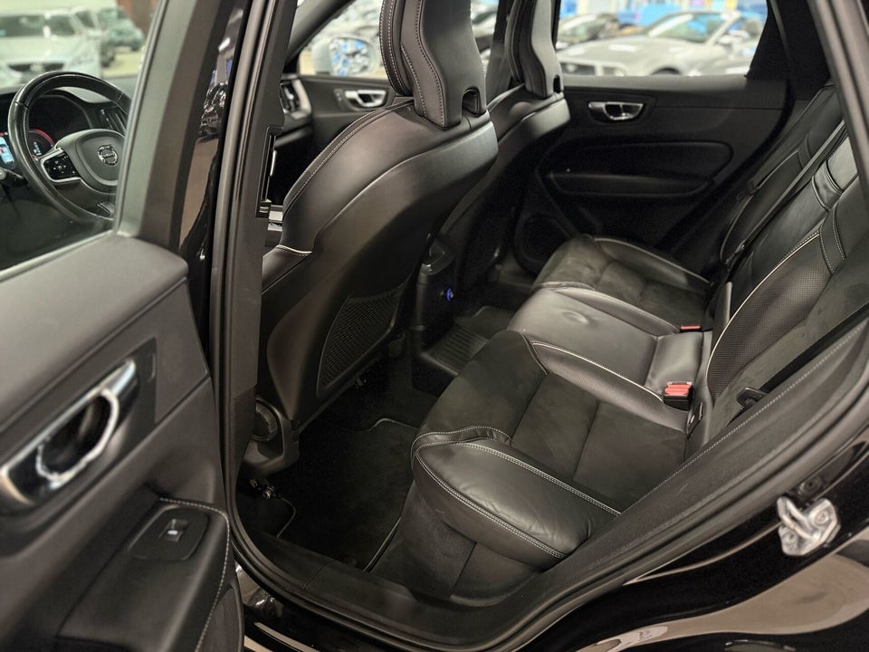 Volvo XC60 2,0 T8 390 R-Design aut. AWD 5d