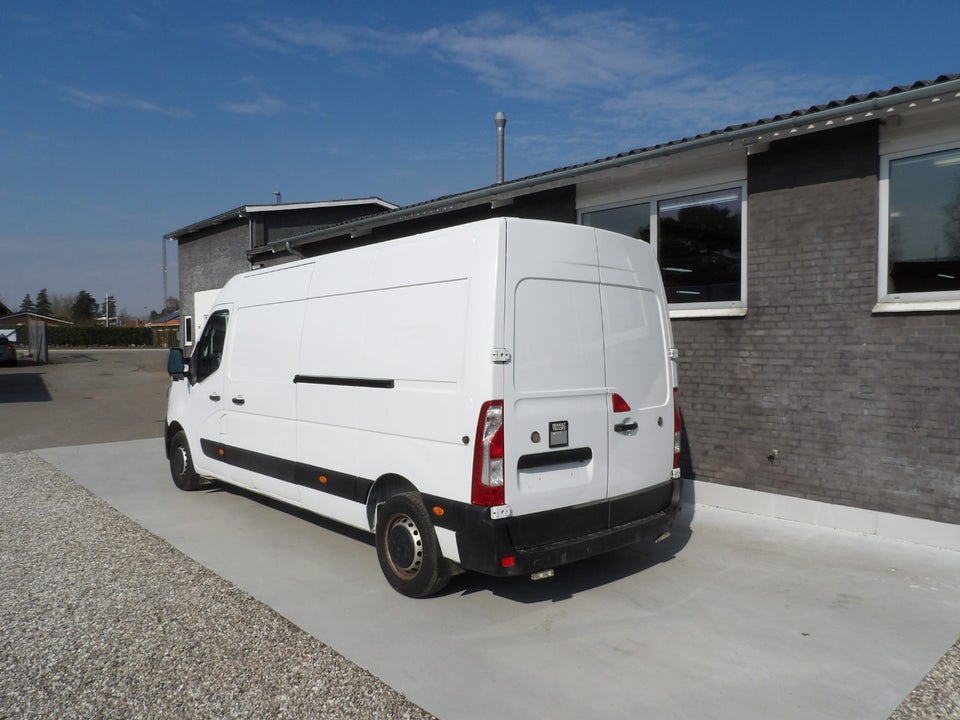 Renault Master IV T35 2,3 dCi 180 L3H3 Kassevogn