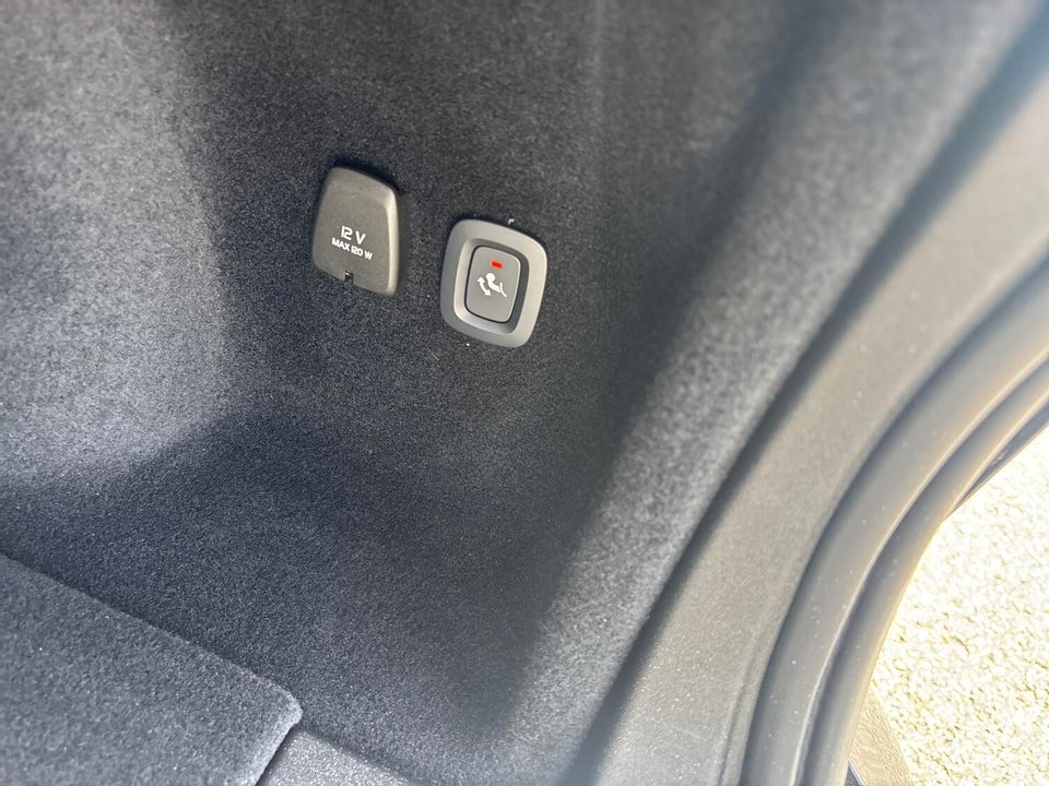Volvo V60 2,0 T8 ReCharge Inscription aut. AWD 5d