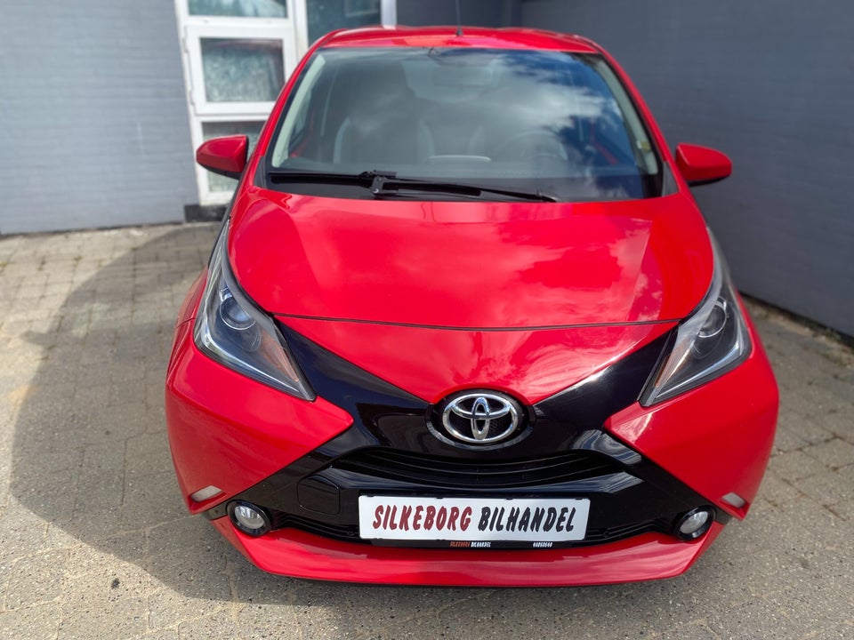 Toyota Aygo 1,0 VVT-i x-black 5d
