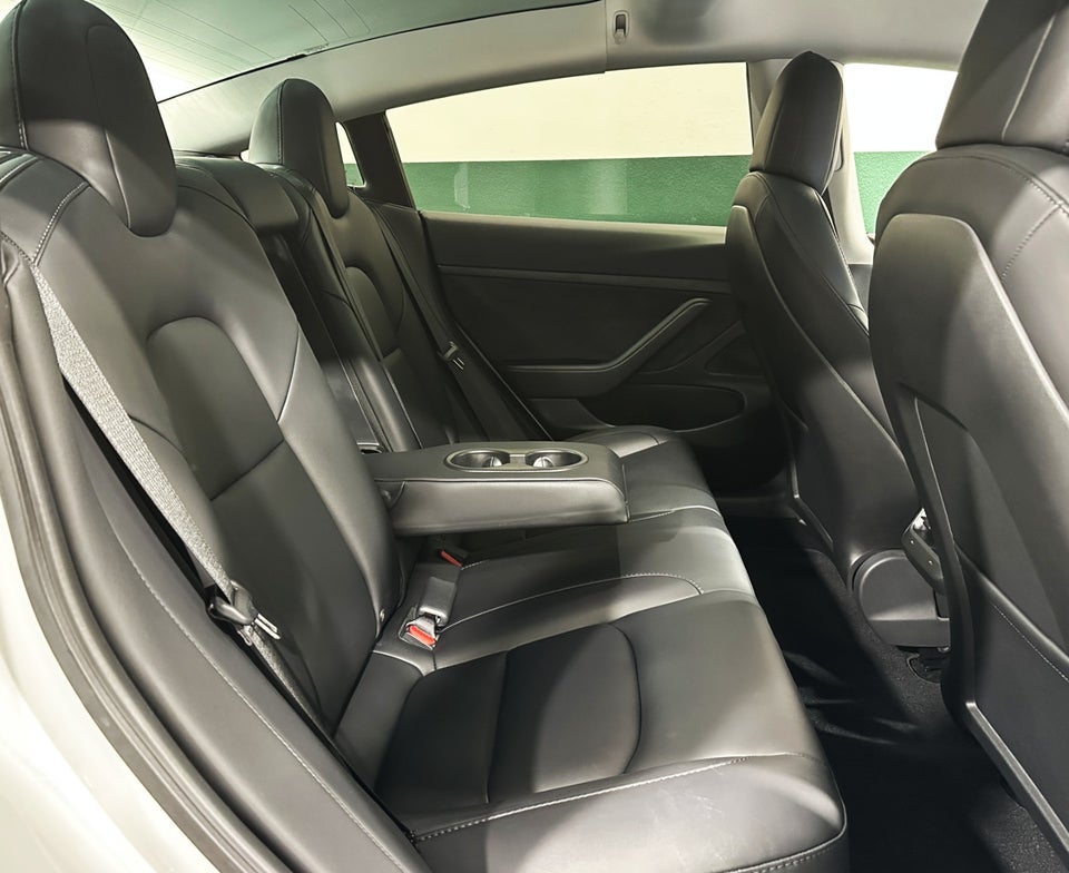 Tesla Model 3 Standard Range+ RWD 4d