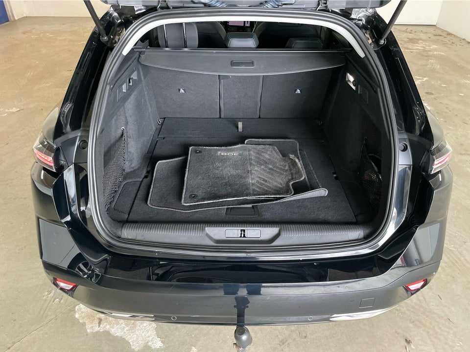 Peugeot 308 1,5 BlueHDi 130 Allure Pack SW EAT8 5d