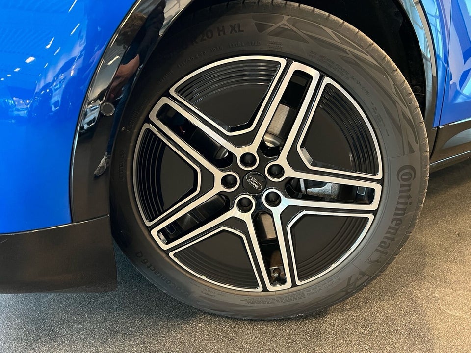 Ford Capri 77 Premium Extended Range 5d