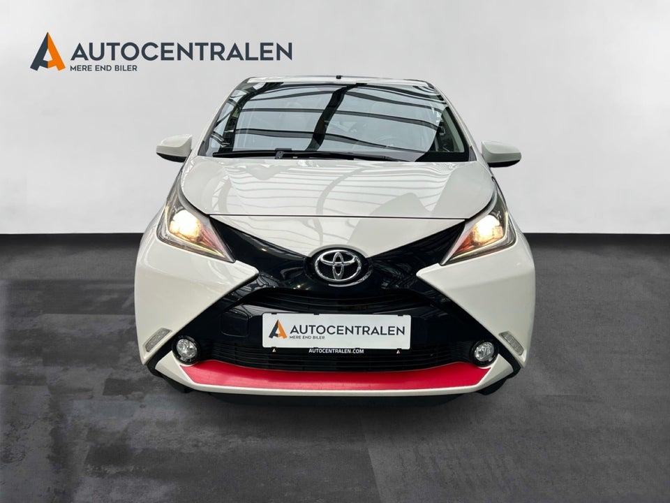 Toyota Aygo 1,0 VVT-i x-wave Sky 5d