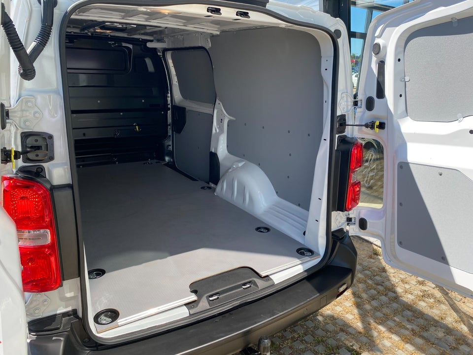 Peugeot Expert 2,0 BlueHDi 144 L2 Premium EAT8 Van