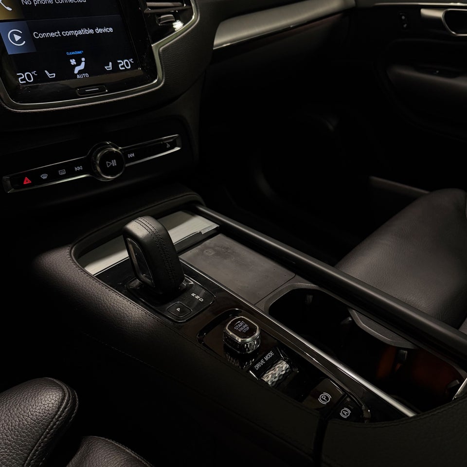 Volvo XC90 2,0 T8 ReCharge R-Design aut. AWD 7prs 5d
