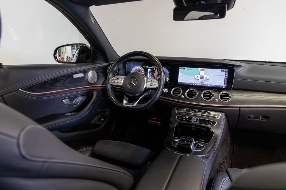 Mercedes E300 de 2,0 AMG Line stc. aut. 5d