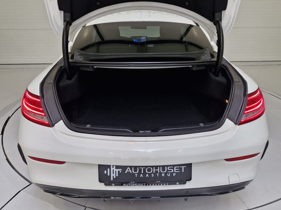 Mercedes C300 2,0 AMG Line Coupé aut. 2d
