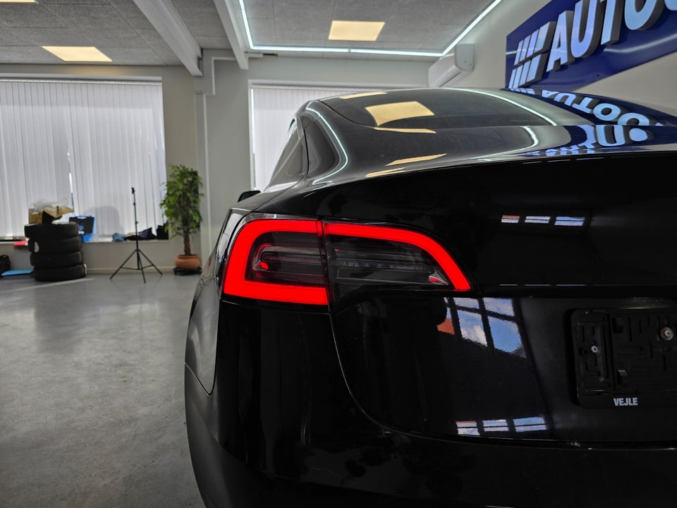Tesla Model 3 Long Range AWD 4d