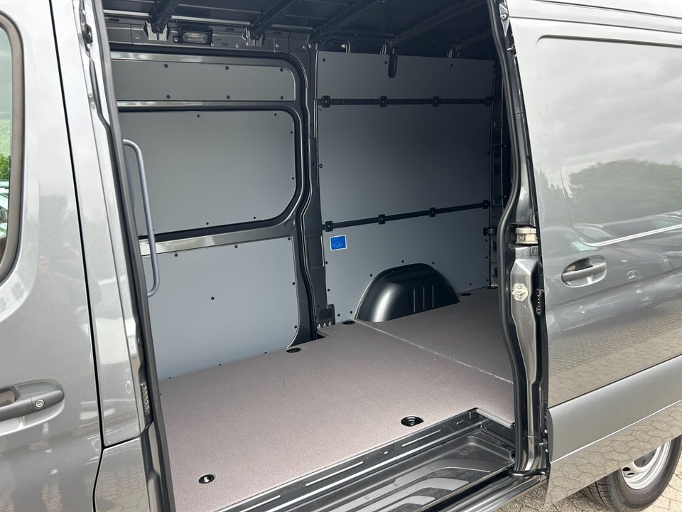 Mercedes Sprinter 317 2,0 CDi A2 Kassevogn PRO aut. RWD