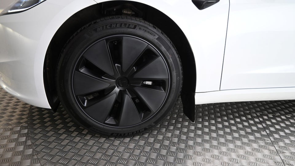 Tesla Model 3 RWD 4d