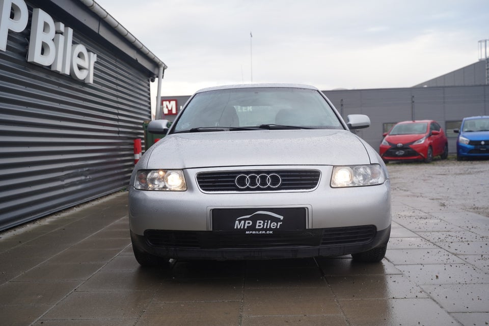 Audi A3 1,8 Ambiente 5d