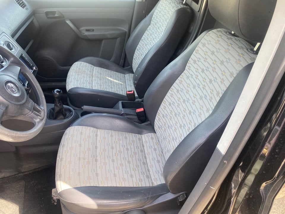 VW Caddy 1,6 TDi 102 Comfortline BMT Van 4d