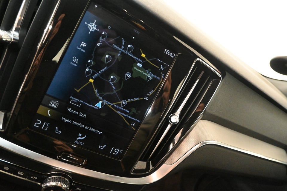 Volvo V60 2,0 T6 ReCharge R-Design aut. AWD 5d