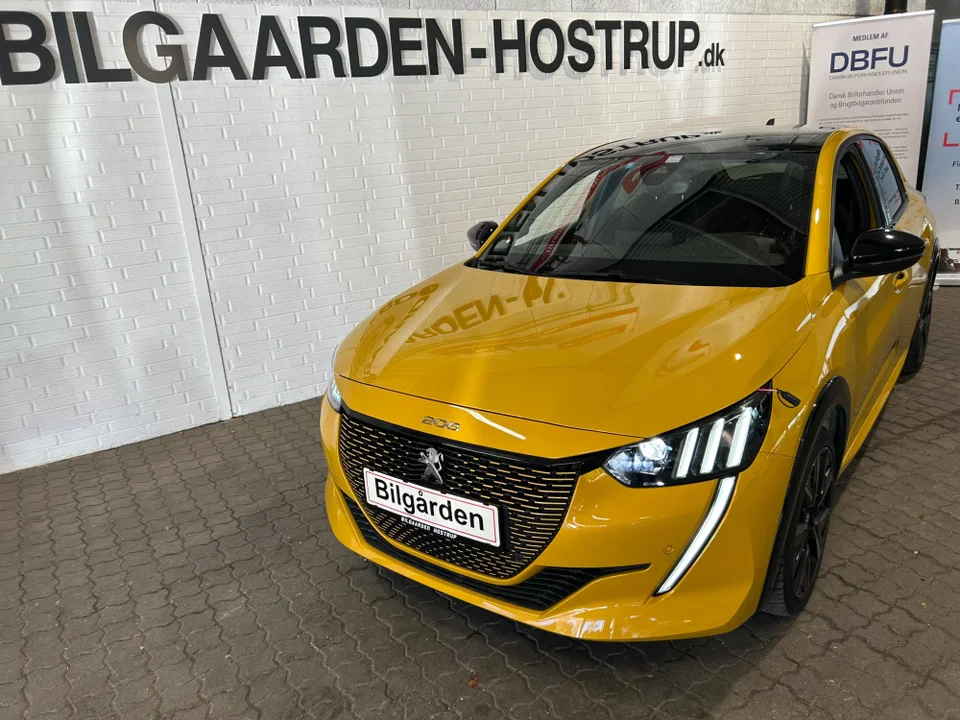 Peugeot e-208 50 GT 5d