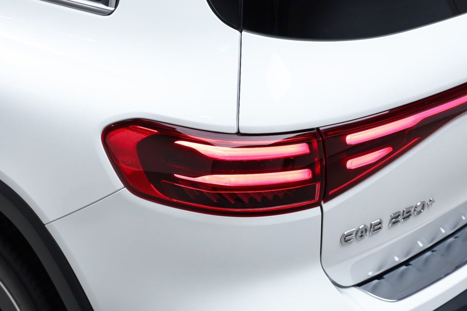 Mercedes EQB250+ AMG Advance 5d