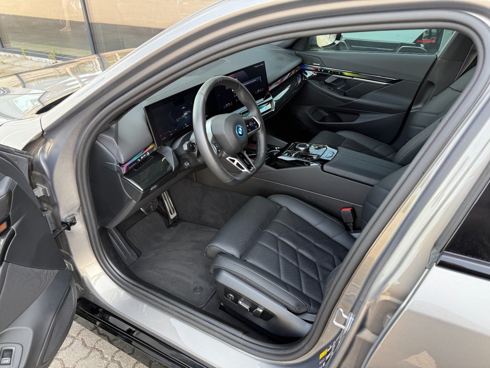 BMW i5 eDrive40 Touring Fully Charged 5d