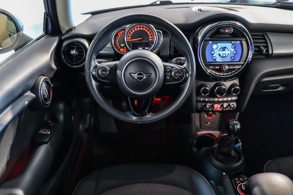 MINI Cooper 1,5 Essential Edition 5d