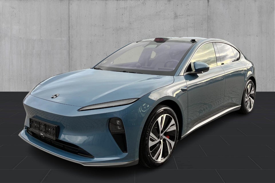 NIO ET5 75 Standard Range 4d