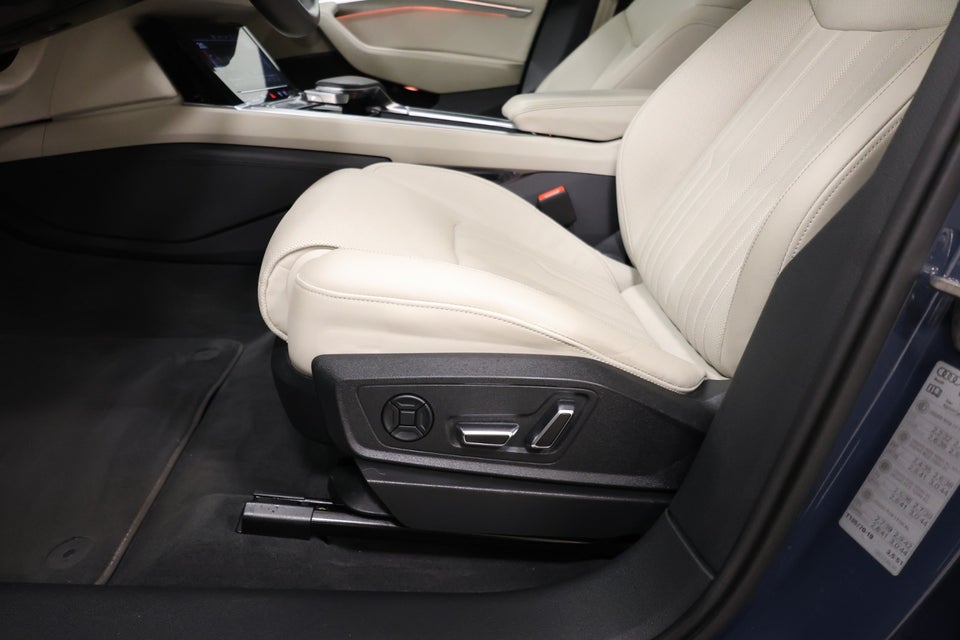Audi Q8 e-tron 55 Advanced quattro 5d