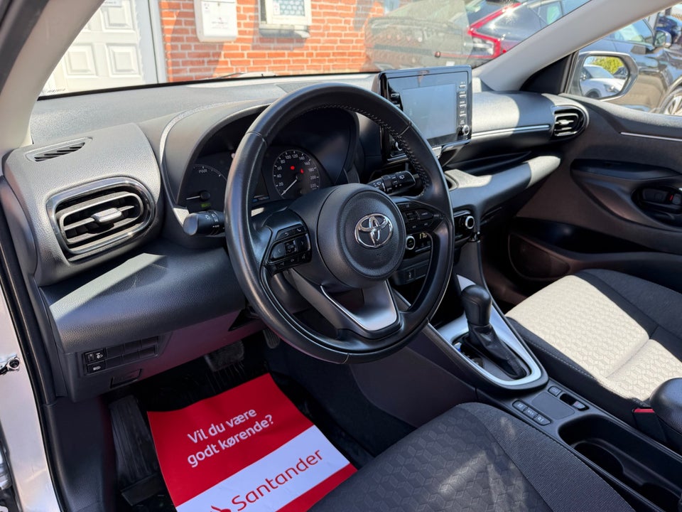 Toyota Yaris 1,5 Hybrid H3 e-CVT 5d