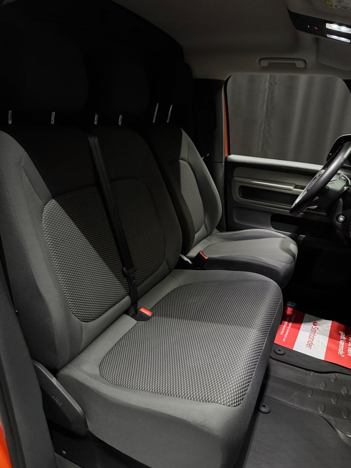 VW ID. Buzz 77 Cargo Comfort