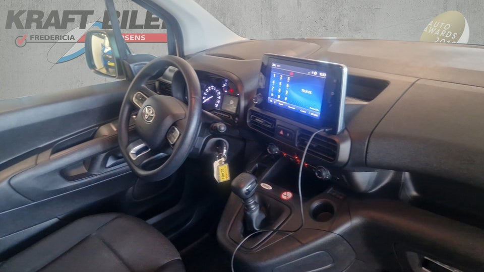 Toyota ProAce City 1,5 D 102 Medium Comfort 5d