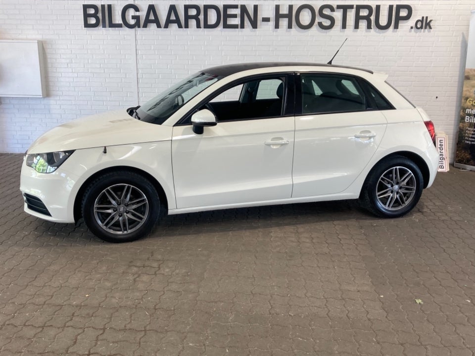 Audi A1 1,6 TDi 90 Attraction Sportback 5d