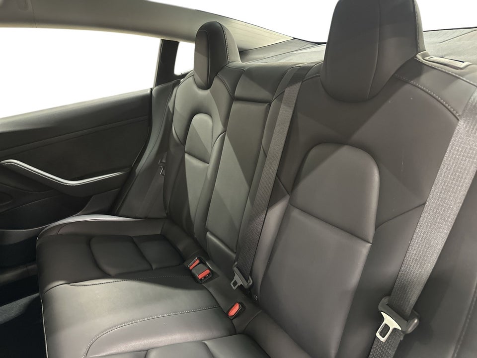 Tesla Model 3 Standard Range+ RWD 4d