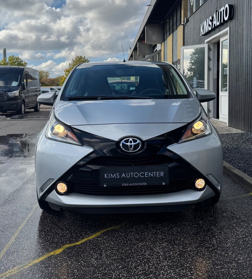Toyota Aygo 1,0 VVT-i x-press x-touch 5d
