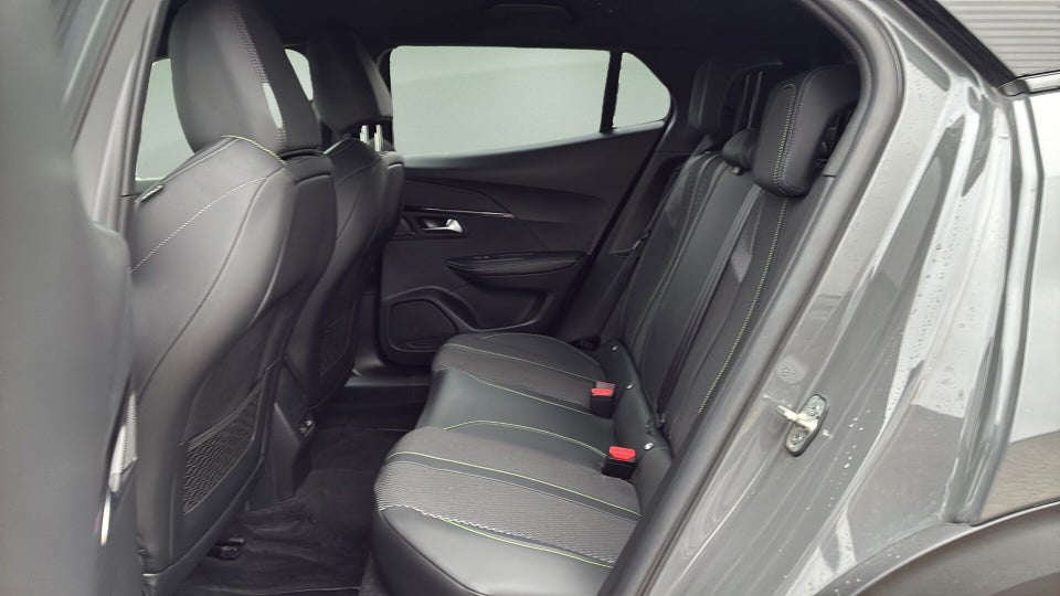 Peugeot e-2008 54 GT 5d