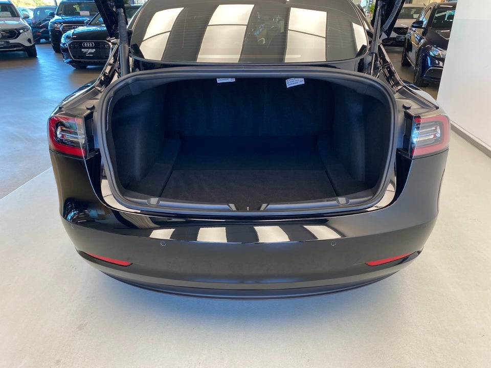 Tesla Model 3 Long Range AWD 4d