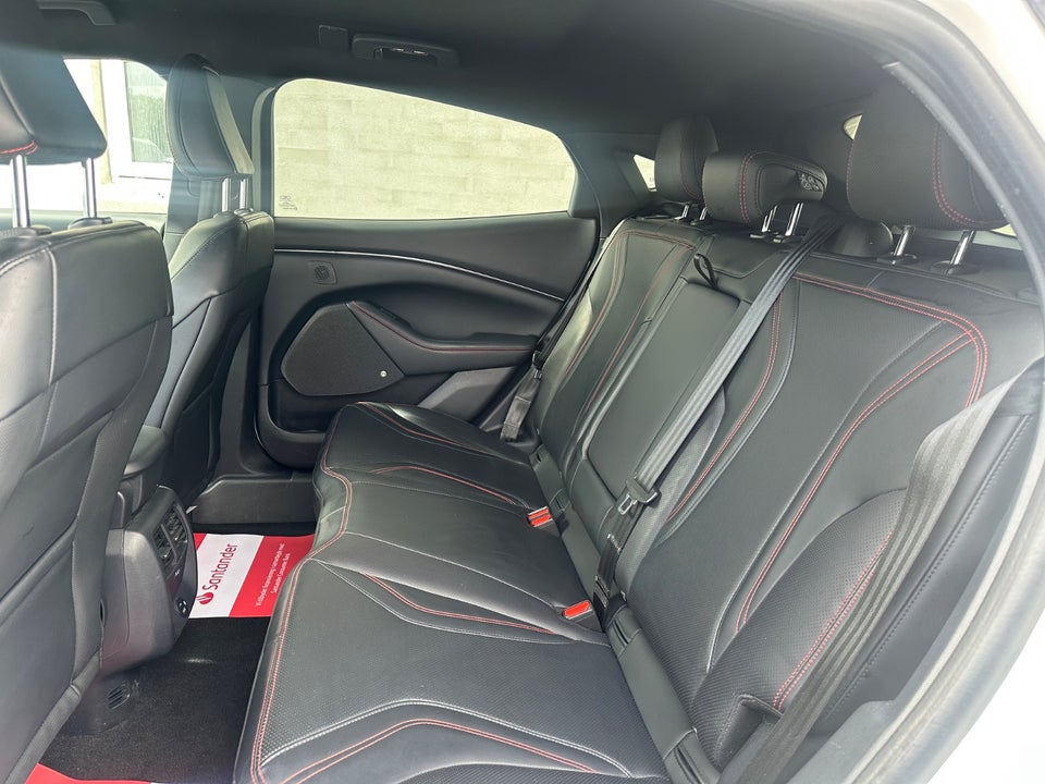 Ford Mustang Mach-E 88 Extended Range AWD 5d