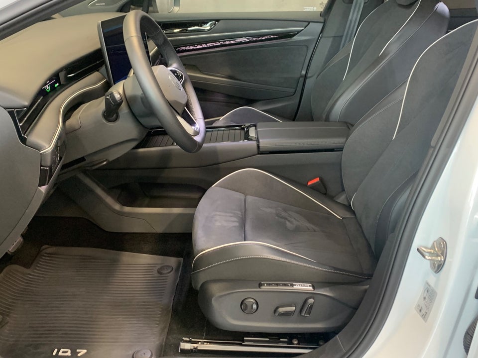 VW ID.7 86 Style S 5d