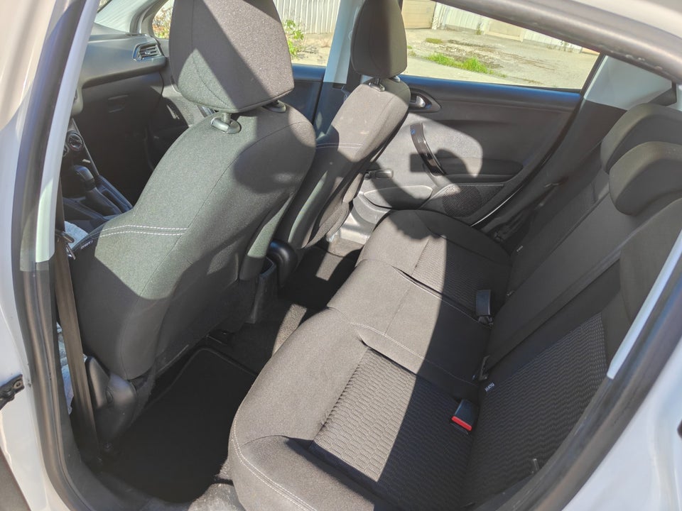 Peugeot 208 1,2 VTi 82 Active 5d